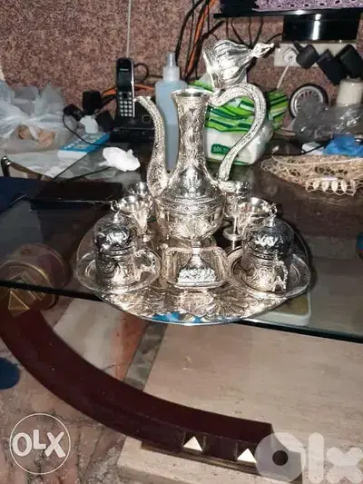 للبيع طقم ابريق مع فناجين