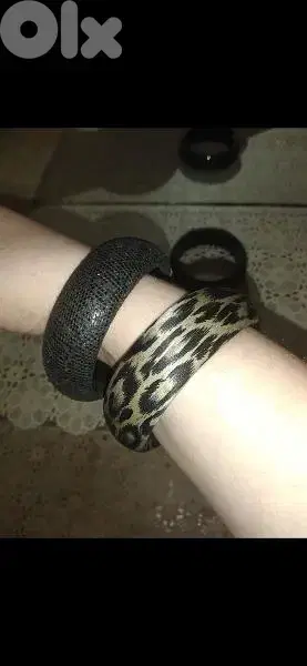 bracelet  bracelets high quality 2 black,1 leopard 2=15$