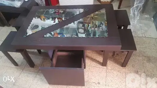 طاولة نص مع 4 طاولات صغار و جارور
