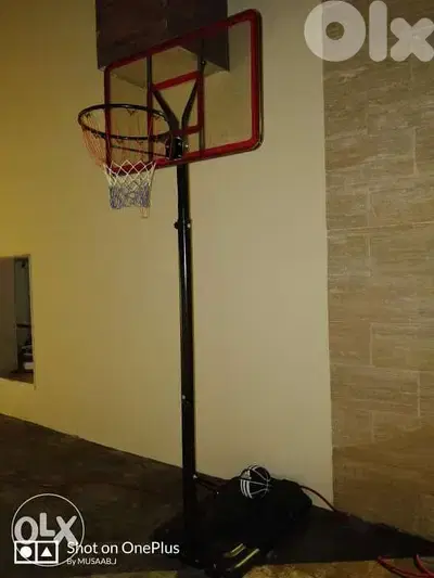 Basketball hoop