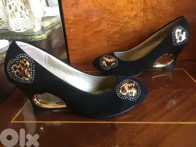 New Velvet High-Heels  ( 36 ) سكربينة جديدة قياس
