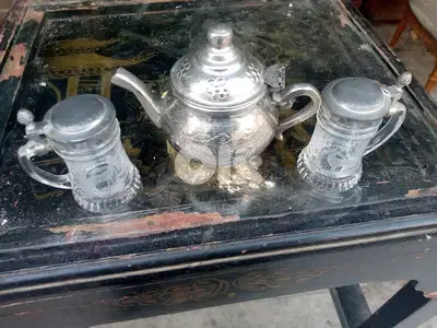 طقم ابريق شاي صغير مع كبيتان صغار كريستال