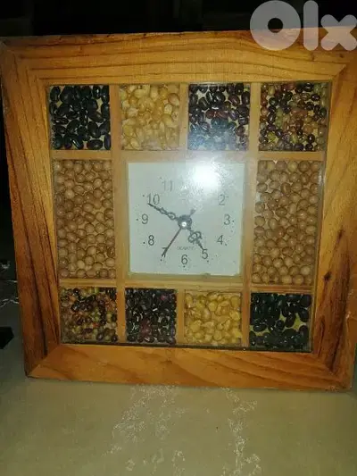 ساعة خشب قياس ٢٠ بي ٢٠