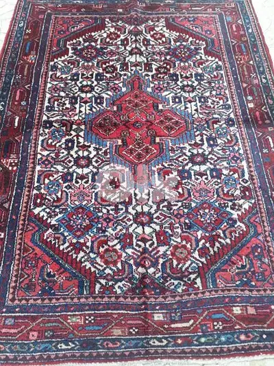 سجادة عجمية 150×110 نظيفة شغل ايد 200$
