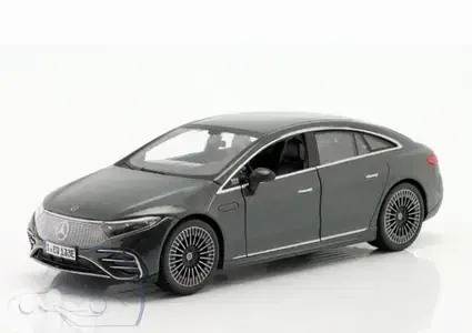 Mercedes EQS diecast car model 1:24.