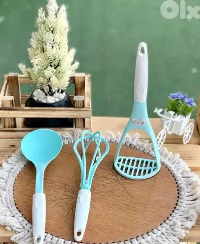 plastic cooking utensils