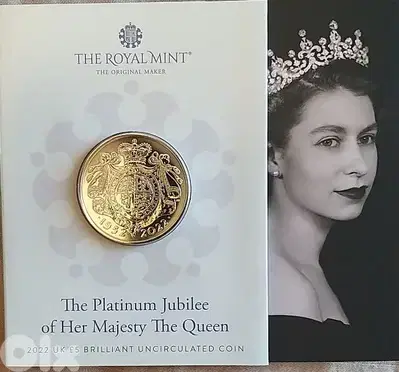 5 pounds brilliant uncirculated coin 2022 Queen Elizabeth II عملة
