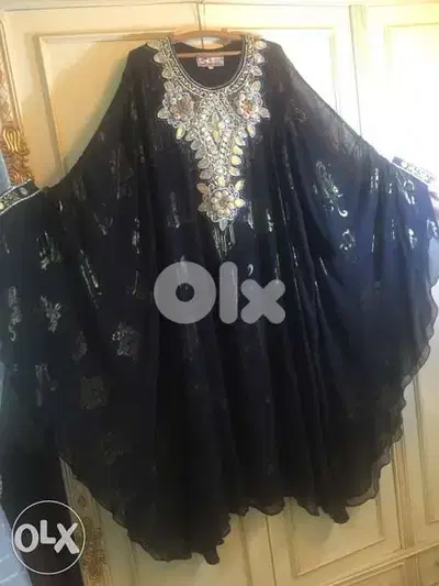 عباية خليجية فخمة للمناسبات قماش مطبع و تطريز لايزر