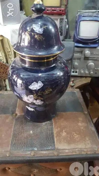 جرة بورسلين قديم مميز