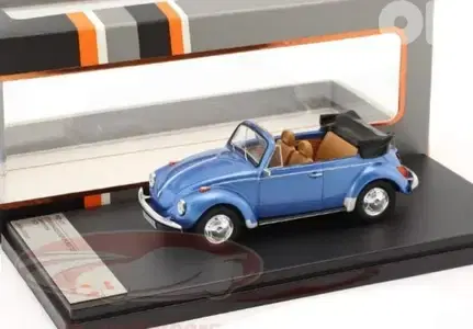 VW Beetle Cabriolet diecast car model 1;43.