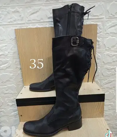 black bottines size 35