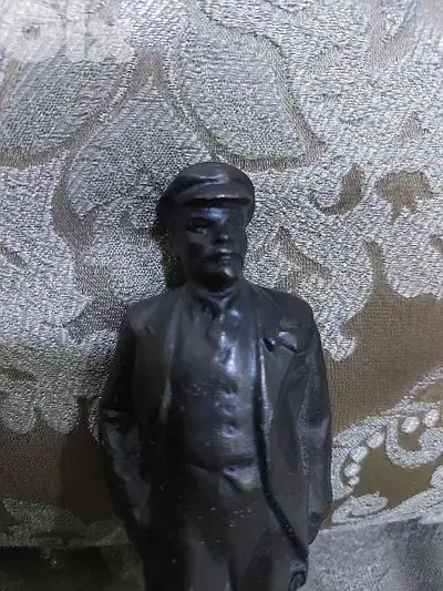 USSR Vladimir Lenin Bronze Statue 20 cm length & 750 grams weight