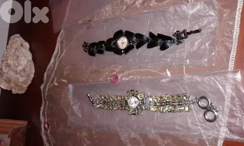 2 bracelet watches