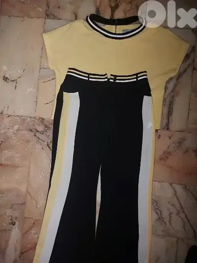 للبيع طقم نسائي