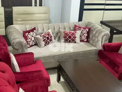 طقم كنبايات فخم ست قطع وطاولة