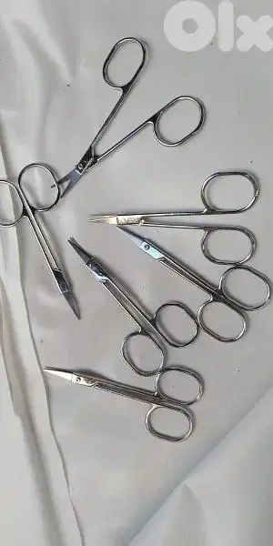مقص صغير جديد ب ٢٠ الف