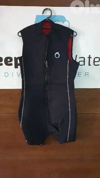 3mm, 5mm, 6mm 7mm 9mm wet suits , dry suits