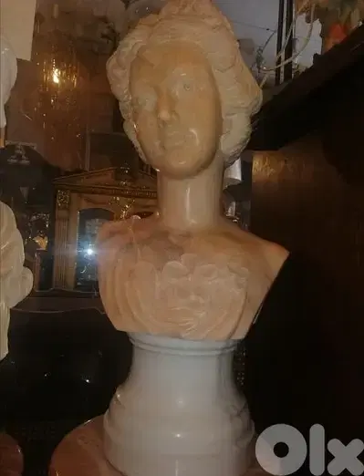 قطعة فنية رائعة من اجمل تمثال رخام شغل ايطالي نحت مميز حجم كبير statue