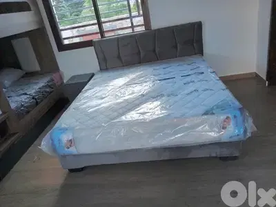 تخت مجوز منجد مع فرشه