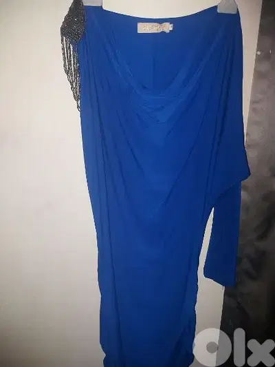 للبيع فستان