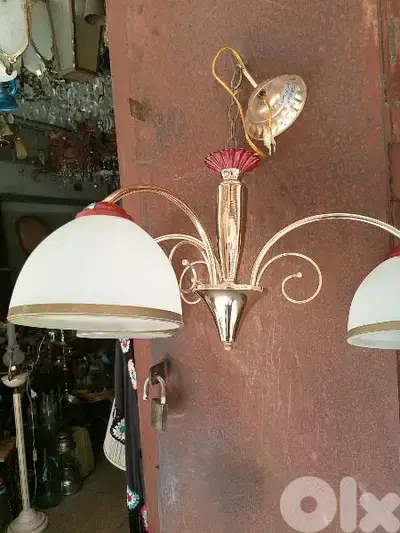 ثرية ثلاث لمبات