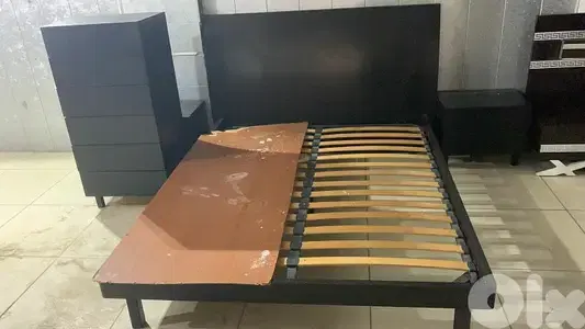 تخت مجوز مع كمود اتنين وبكس جوارير