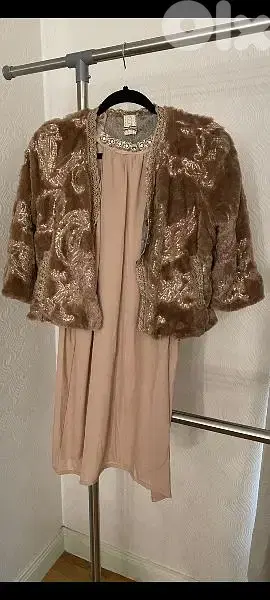 للبيع فستان نسائي