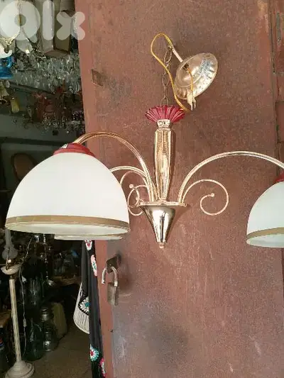 ثرية ثلاث لمبات