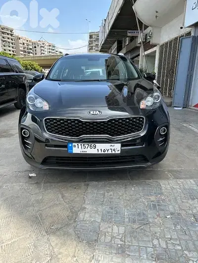 Kia Sportage 2019 and 2025 AWD