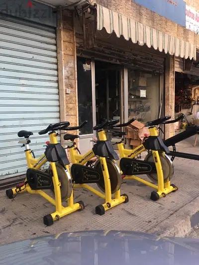 spinning bike like new body strong super heavy duty very good quality