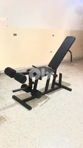 leg extension leg curl bench like new