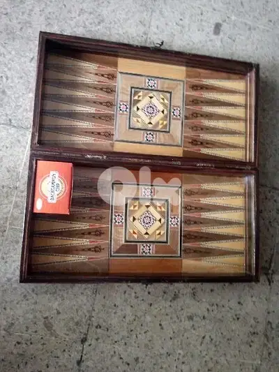طاولة زهر مصدفة حفر روعة كاملة مع احجار