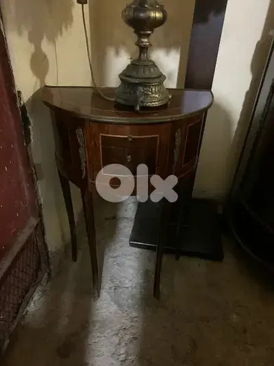 طاولة مصرية مع لامبادير نحاس