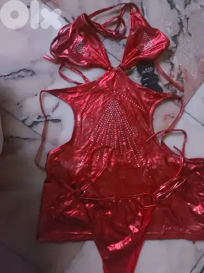للبيع طقم نسائي