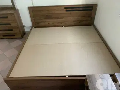 تخت مجوز كينغ حجم كبير 200