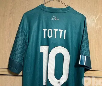 Totti 10  legend roma new balance lspecial edition shirt