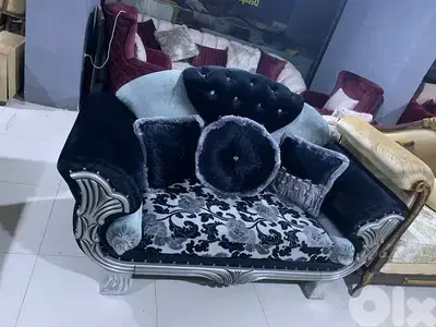 طقم كنبايات خمس قطع وطاولة